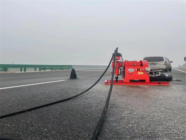 赤水马路路基路面开裂下沉注浆加固灌浆